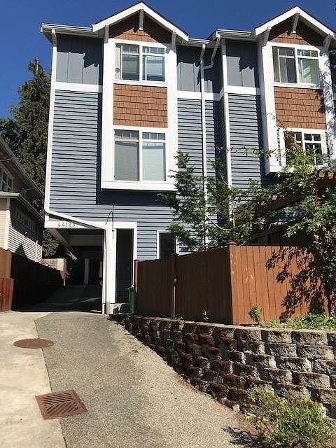 Front View (Unit is on the left)