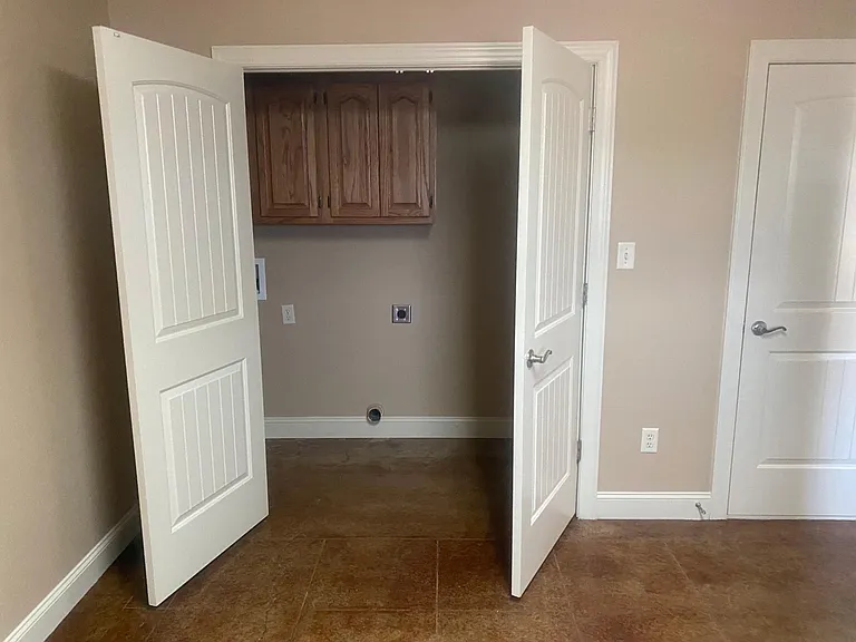 2040 E Court St #D — Photo 4