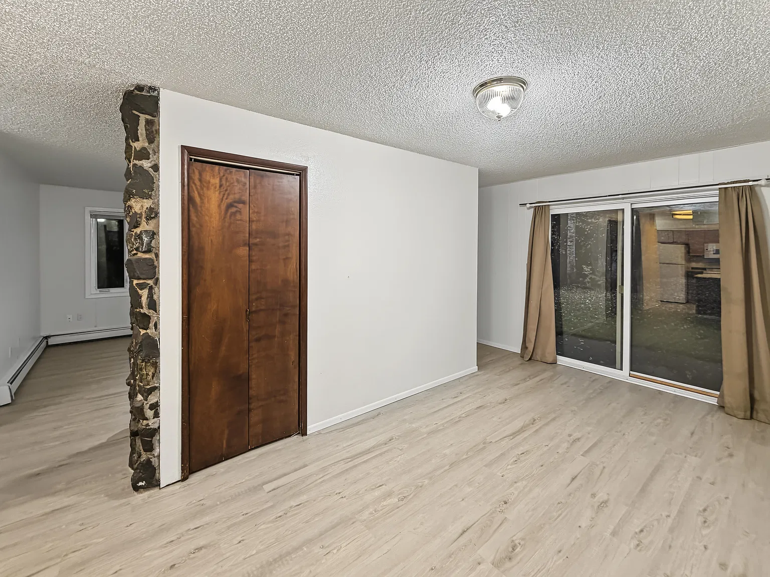 5500 East 38th Court - B — Photo 4