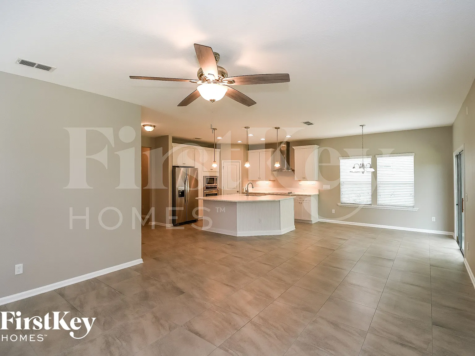 3 bed, 2.5 bath, 1907 sqft, $2,045 — Photo 3