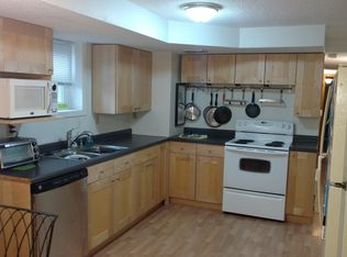 2622 W 3rd St, Cedar Falls, IA 50613