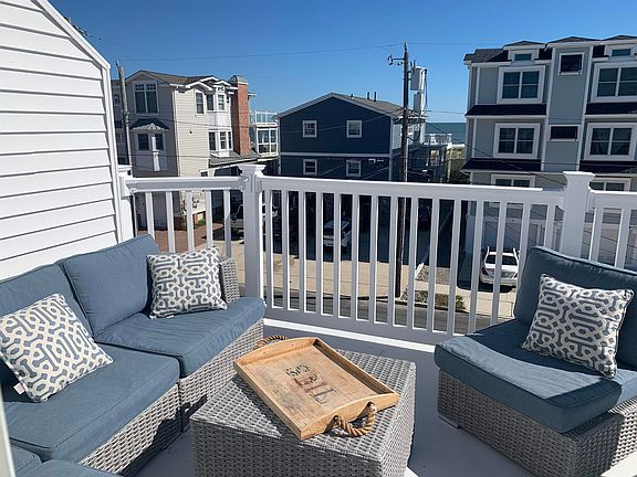 3rd image of 7708 Pleasure Ave S #Sea