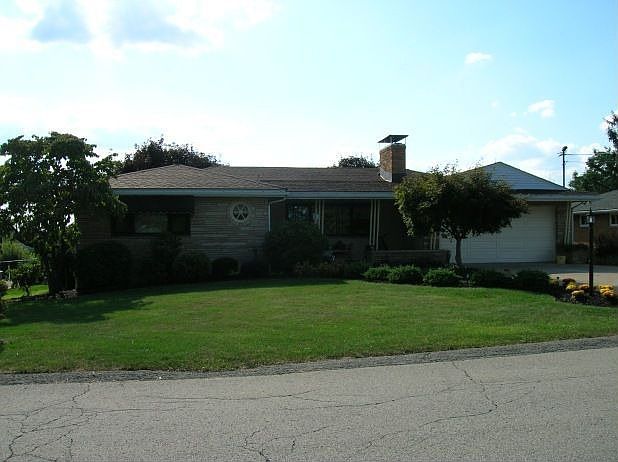 1st image of 300 Charles Dr