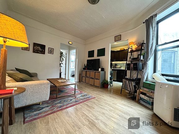 4th image of 650 Rogers Ave #2A