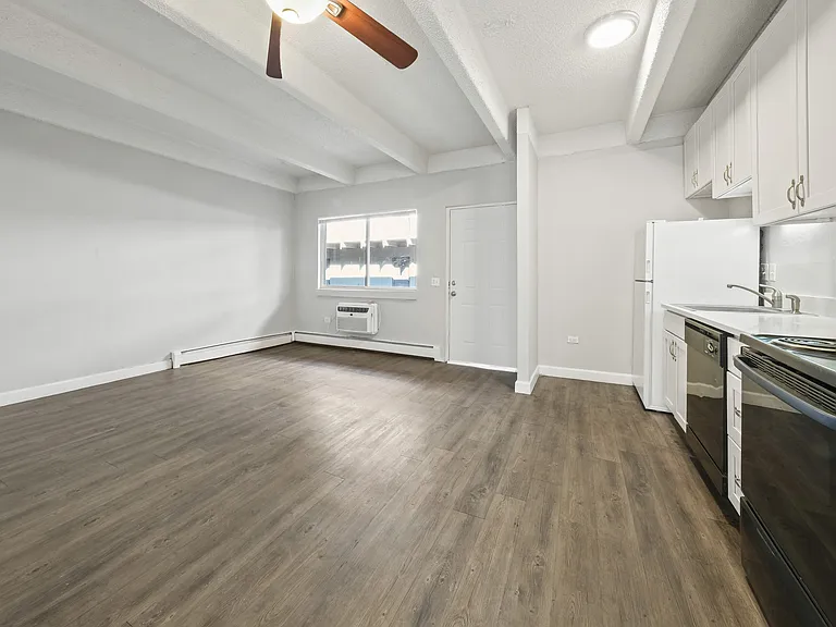Montego Apartments — Photo 35
