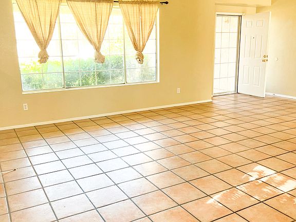 4th image of 5068 Adobe Dr