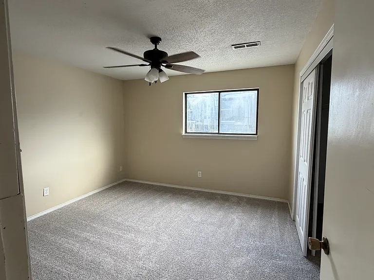 1111 Vattier St #10 — Photo 10