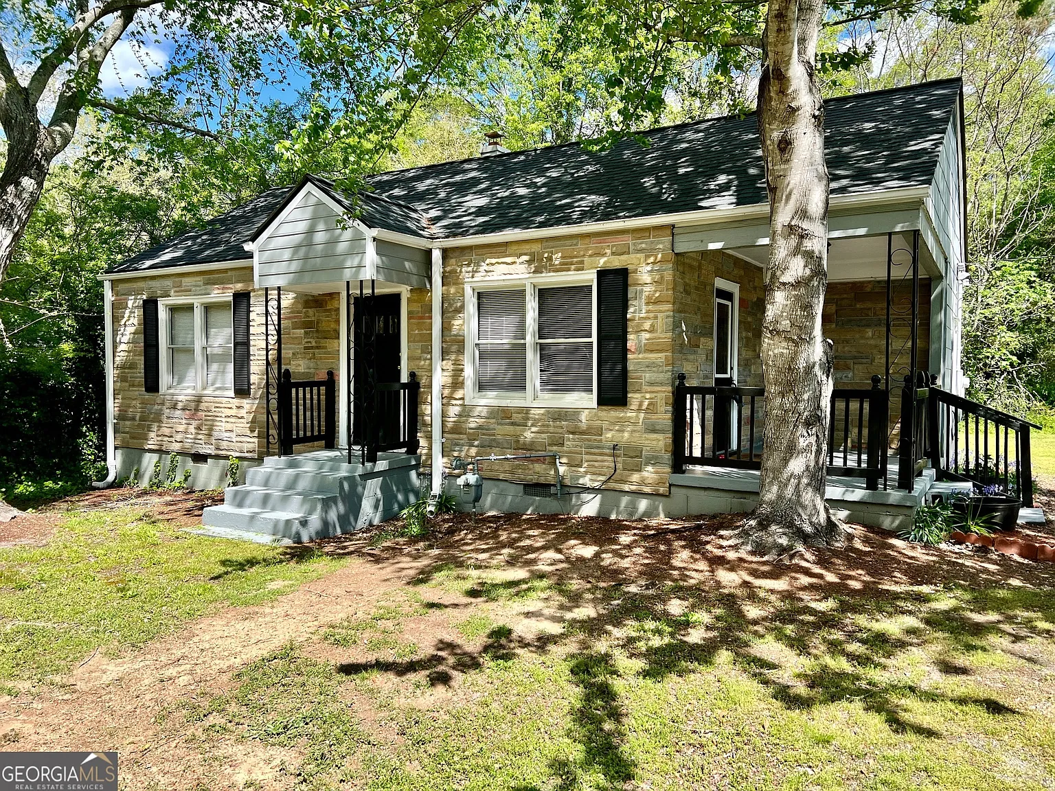 212 Highland Dr photo 1