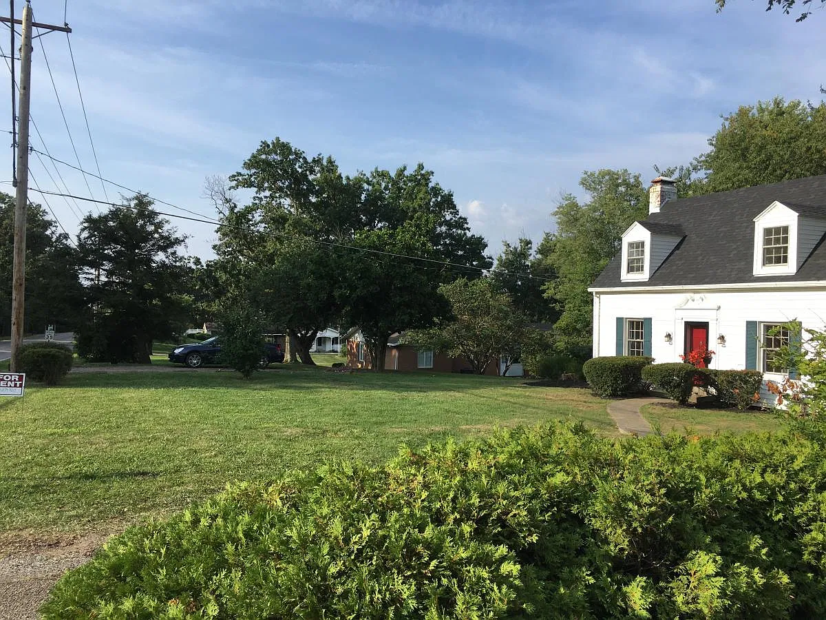 2937 Dresden Rd — Photo 3