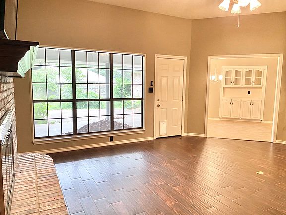 4th image of 2300 Alicia Ct