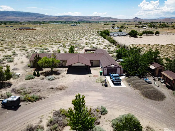 2595 E Badger St, Silver Springs, NV 89429