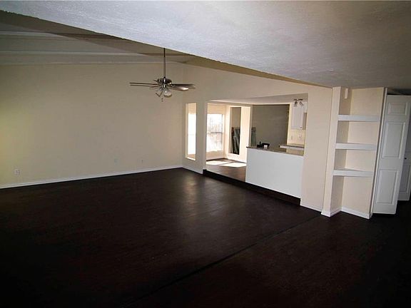 4th image of 11627 Cotillion Dr