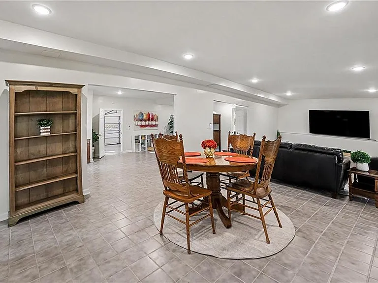 241 Nacoochee Dr — Photo 35
