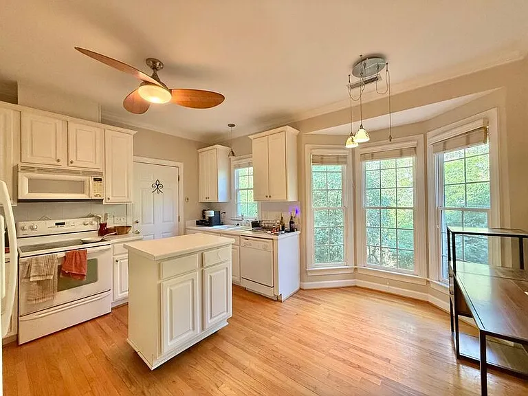 1105 Banbury Woods Pl — Photo 4