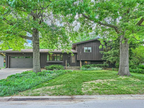 1771 Lindig St, Falcon Heights, MN 55113