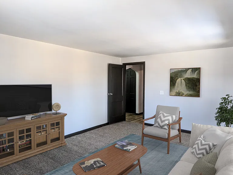 1104 S 32nd St — Photo 31
