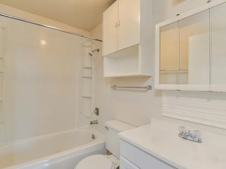 1566 S Euclid Ave — Photo 10