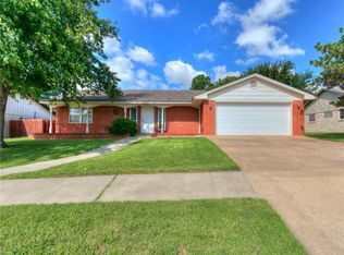 1013 Stonegate St, Weatherford, OK 73096