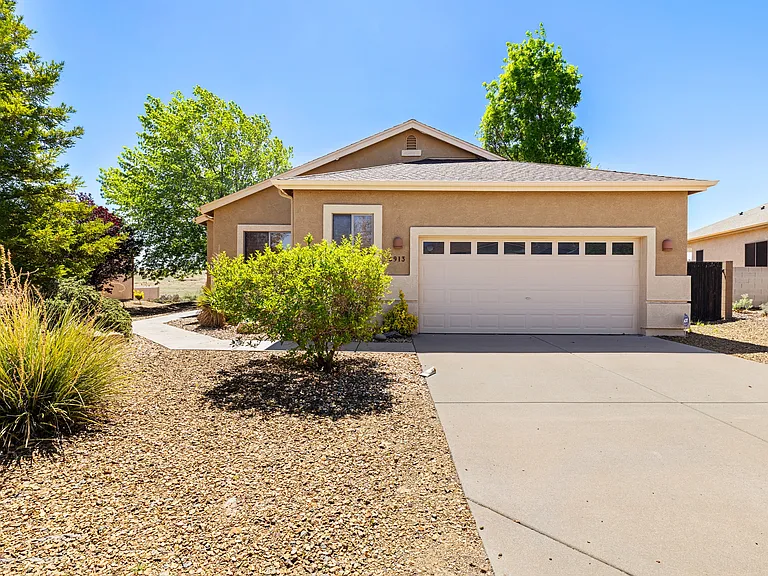 6913 E Voltaire Dr — Photo 2