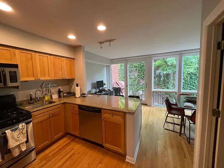 2155 N Lincoln Ave #2 — Photo 12