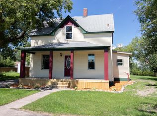 243 4th Ave E, Hunter, ND 58048