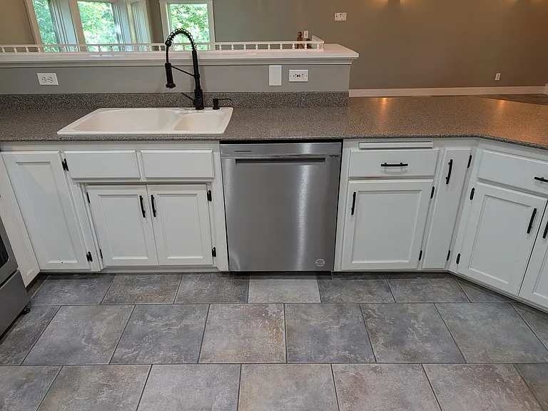 119 Pleasant Ln E — Photo 12