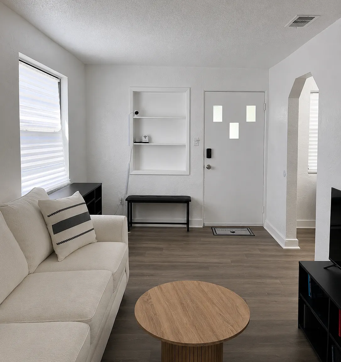 2 bed, 1.5 bath, $2,000 — Photo 2