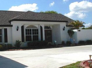 15770 Meadow Wood Dr, Royal Palm Beach, FL 33414