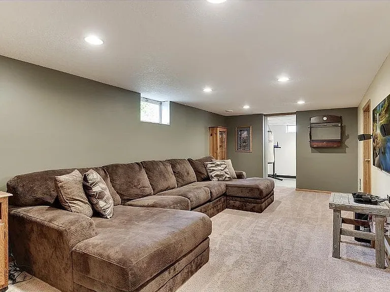 10682 Jefferson St NE — Photo 3
