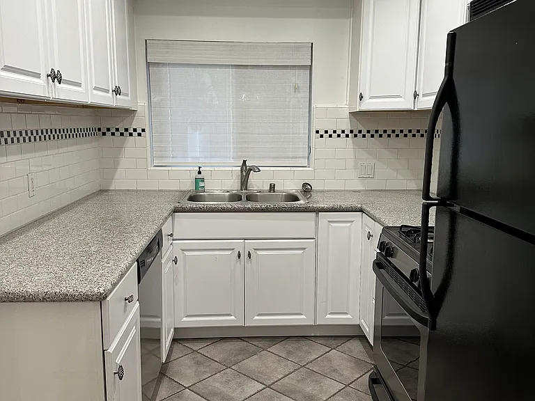 221 N Swall Dr — Photo 6