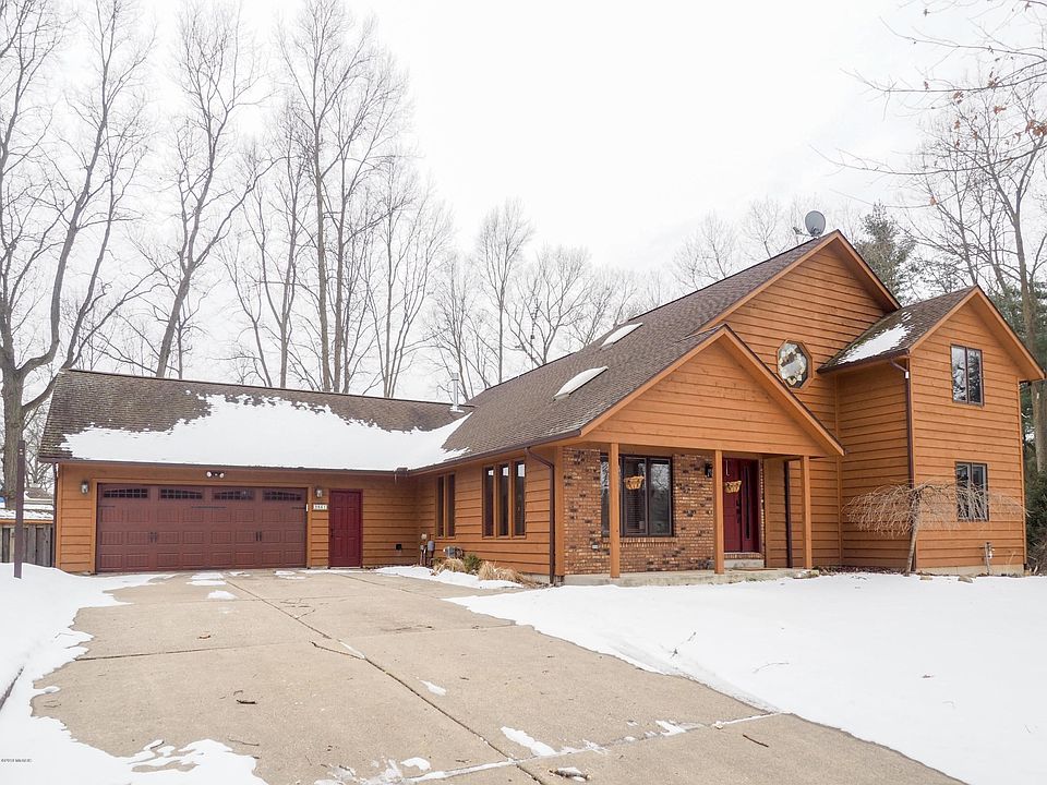 9861 Oak Forest Circle, Kalamazoo (101)