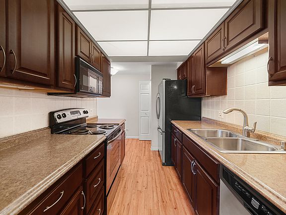 3rd image of 6340 Americana Dr APT 120