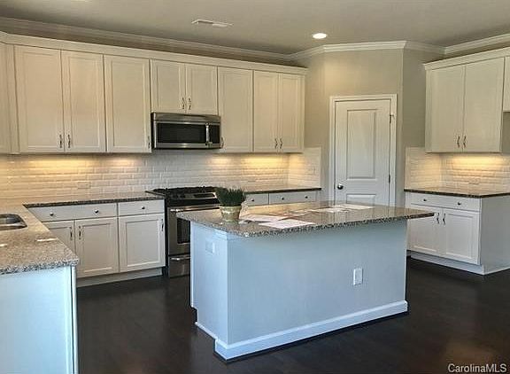 5th image of 996 Brookdale Ln #506