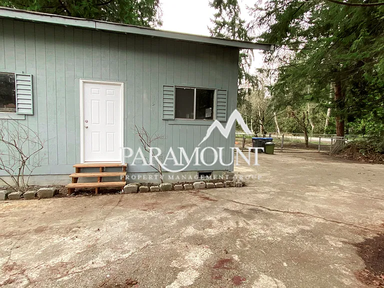 6321 Rest Pl NE — Photo 24