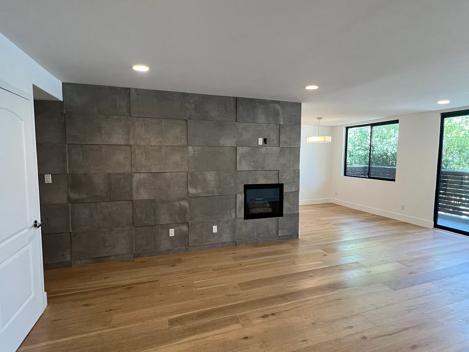 2 bed, 1200 sqft, $4,400 — Photo 2