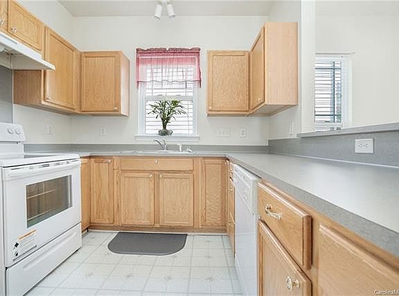 2nd image of 4643 Eaves Ln