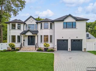 188 Hebberd Ave, Paramus, NJ 07652