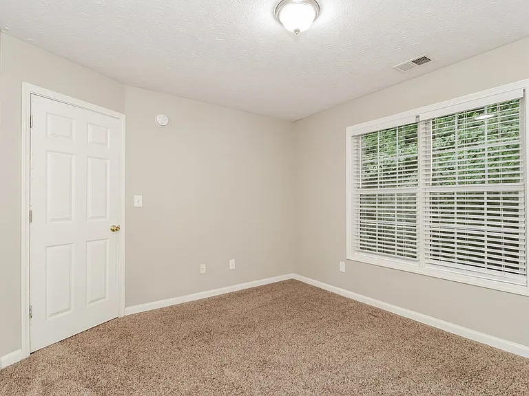 2320 Kissing Tree Ln SE — Photo 14