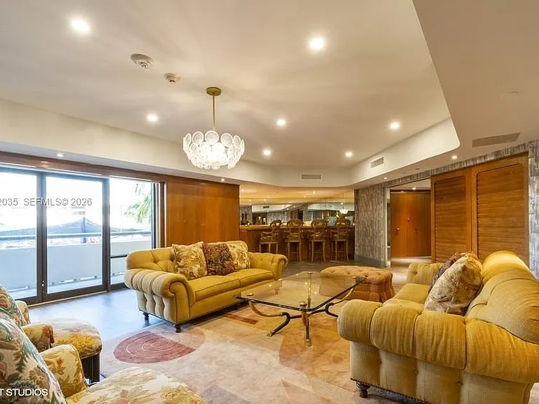 19707 Turnberry Way #12L — Photo 24