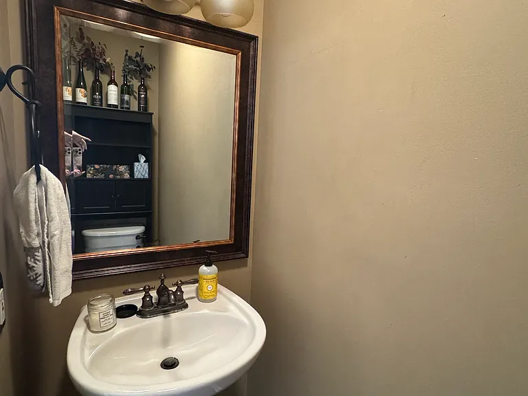 28 Woodbury Ave #4 — Photo 7