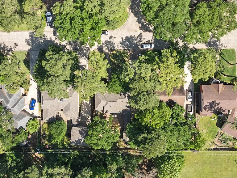12119 Auburn Hills Dr — Photo 41