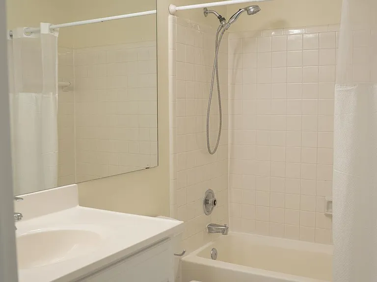 12101 Greenwood Ct #301 — Photo 23