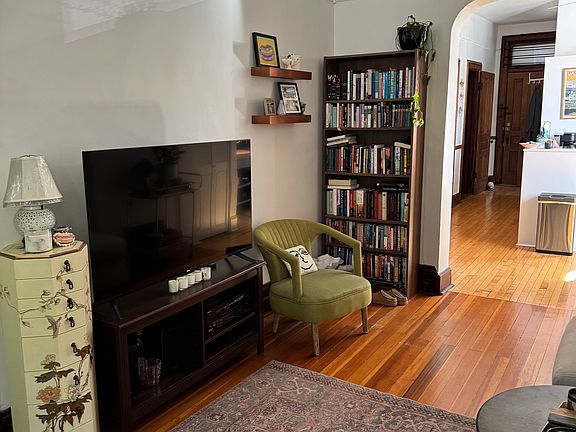 3rd image of 1925 N Honore St #3