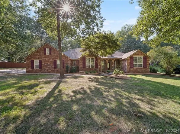 103 Lakeview Dr, Sand Springs, OK 74063