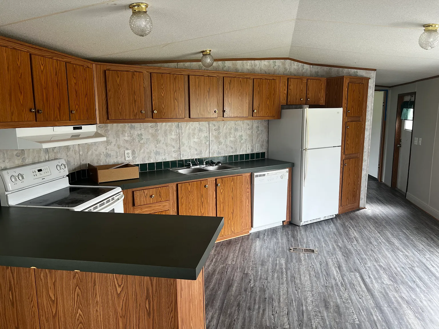 2 bed, 1100 sqft, $950 — Photo 4