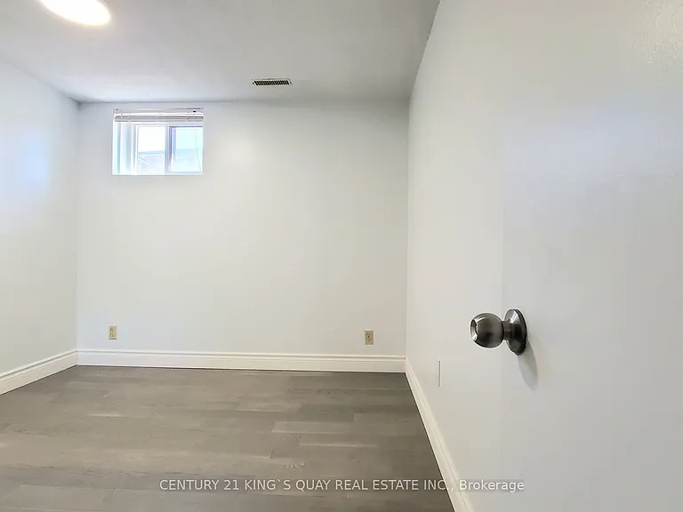 77 White Heather Blvd #BASEMENT — Photo 8
