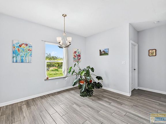 4th image of 215 Palm Blvd
