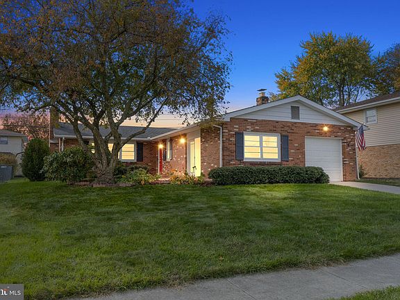 2nd image of 2614 Longfellow Dr