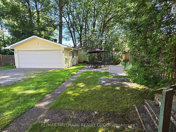 2nd image of 266 Baldwin St