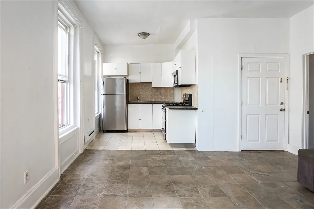 Building Photo - 853 Harrison Ave #2